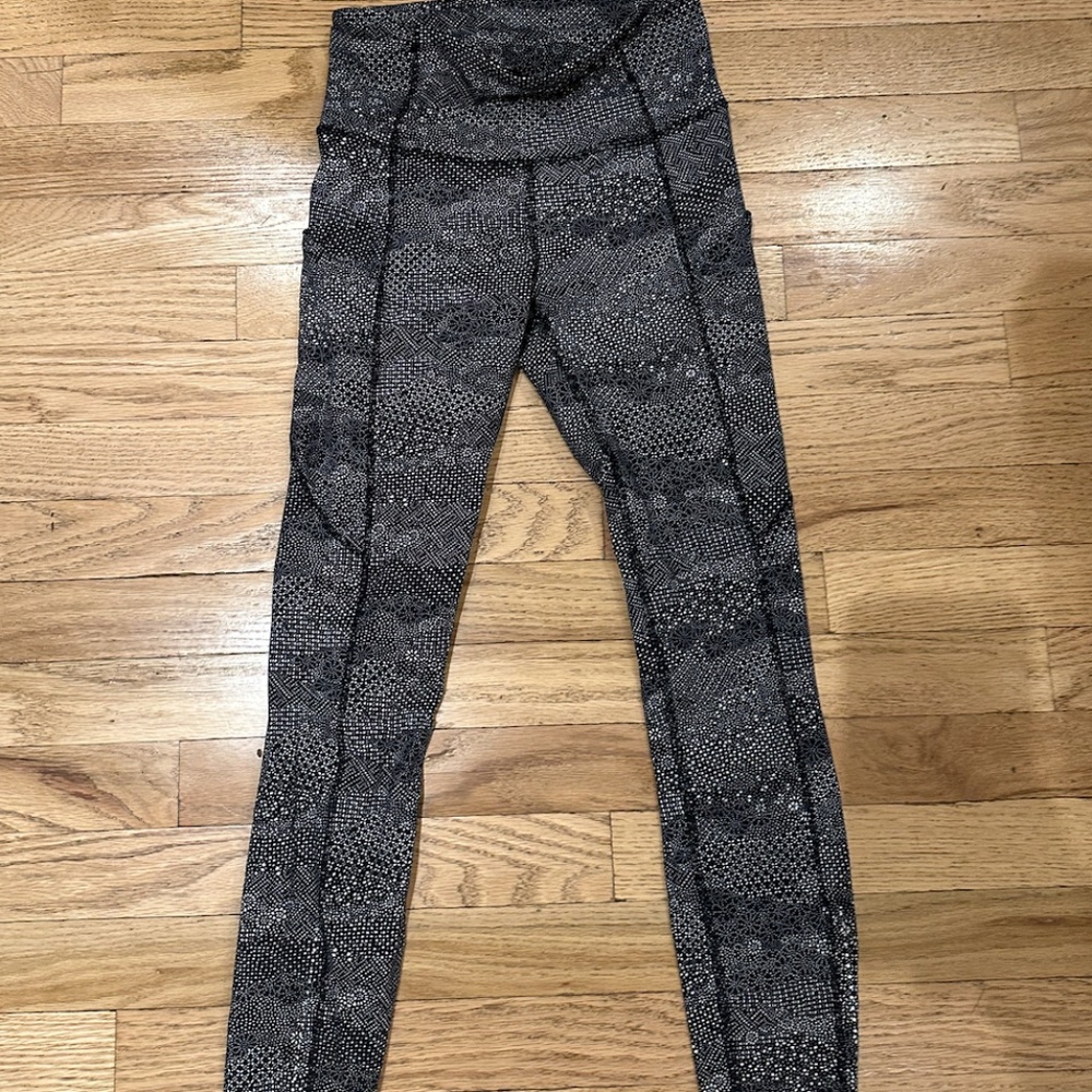 Lululemon leggings, black and white pattern, size 4